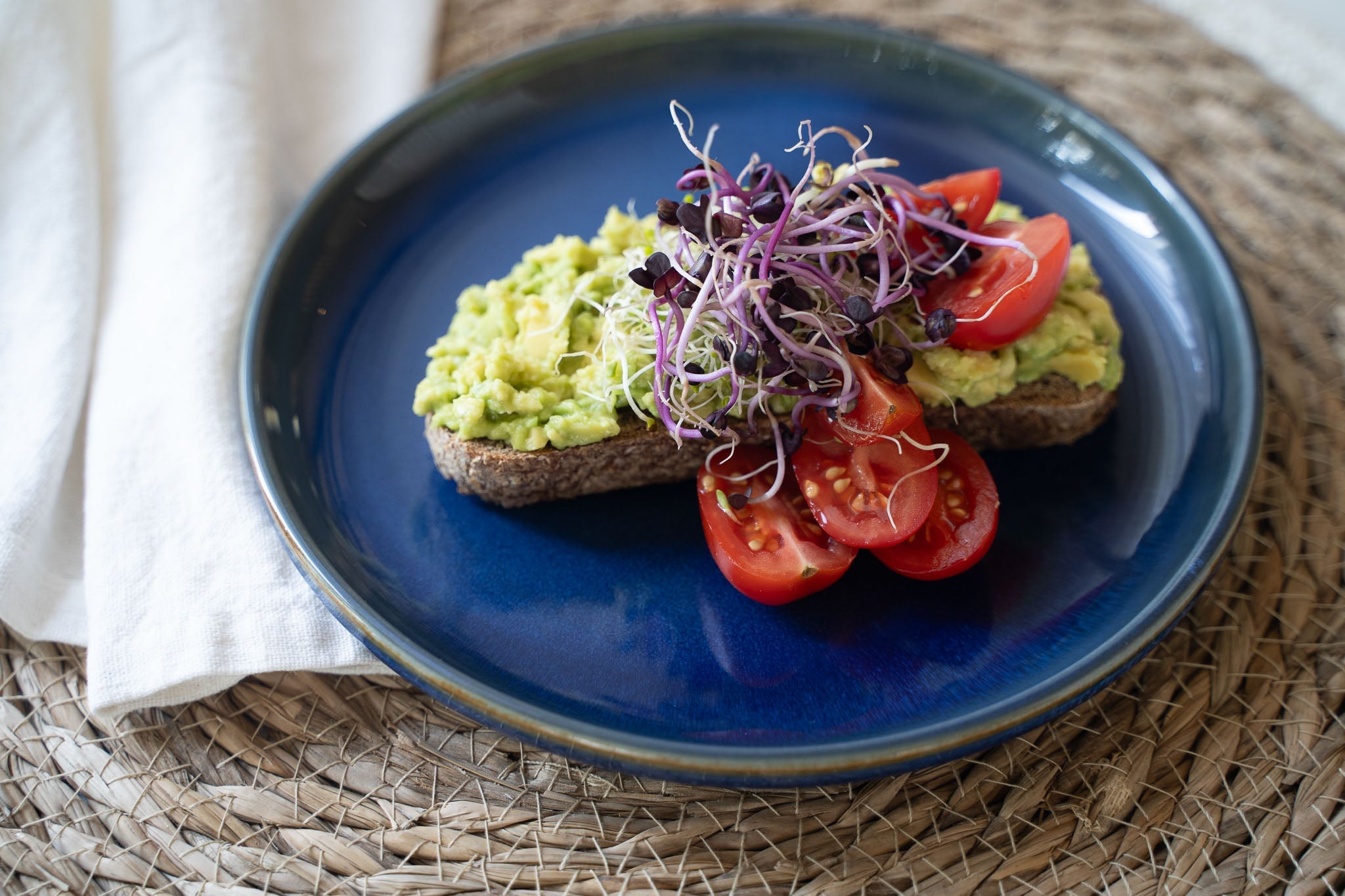 Rozskenyér avokádókrémmel